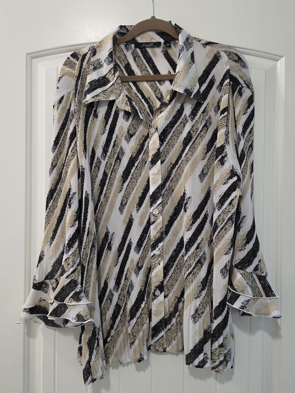 Essentials by Milano Diagonal Brushstroke Pleated Blouse